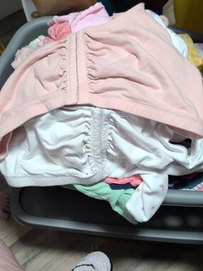 ❤️‍🔥10/$10❤️‍🔥 Set Of 2 Women's Front Clasp Sports Bras Pink & White Size 48